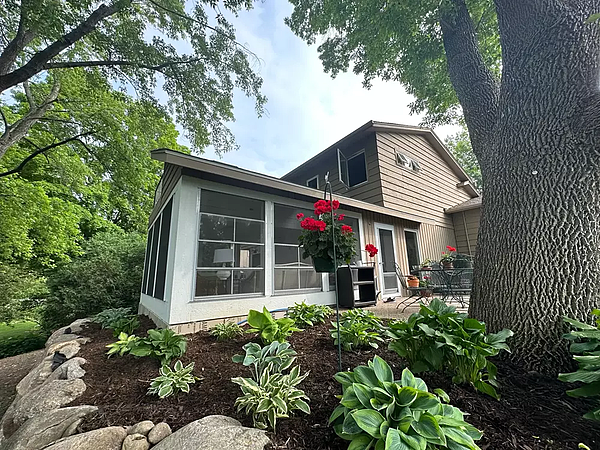 Is It Time to Add a Sunroom to Your Apple Valley Home?