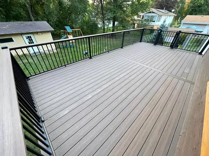 New deck construction and renovation in Apple Valley